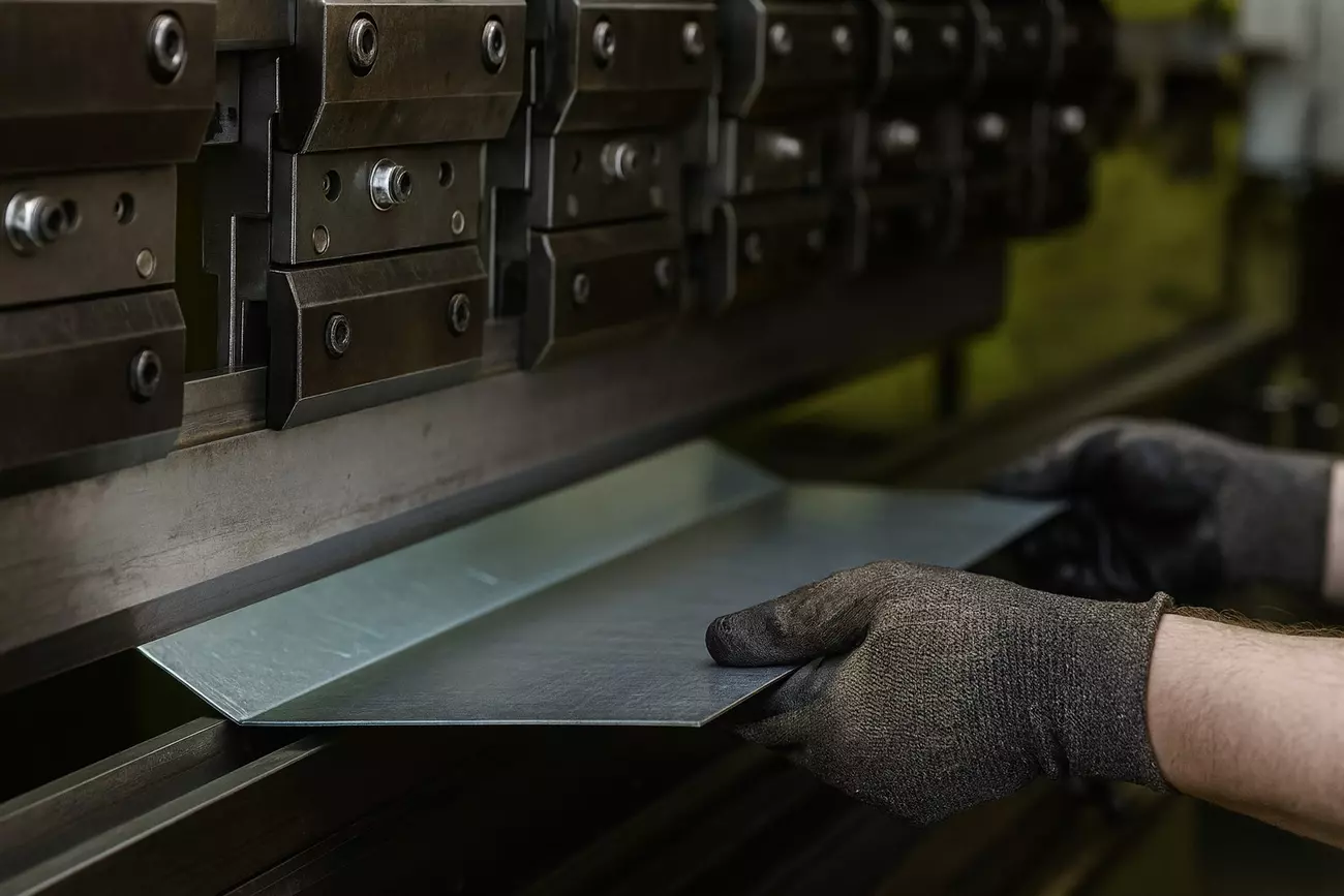 Как согнуть лист нержавейки: полное руководство