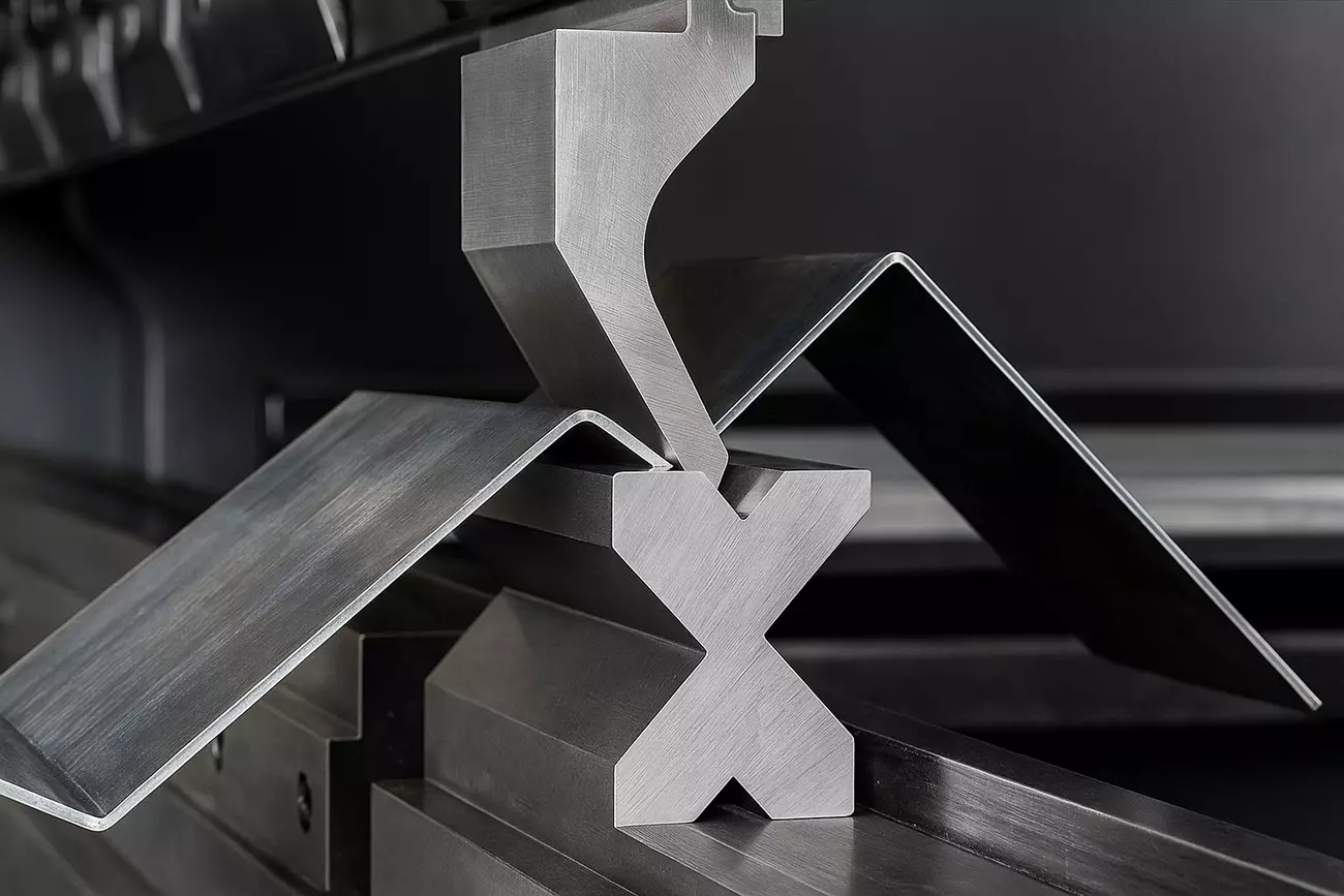 Гибка нержавеющей стали: как избежать брака и добиться точности