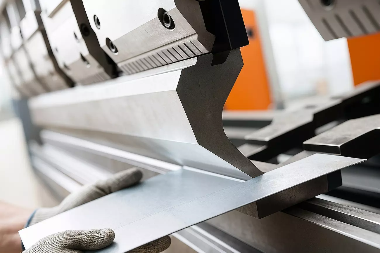 Гибка оцинкованного листа: без сколов покрытия и деформации