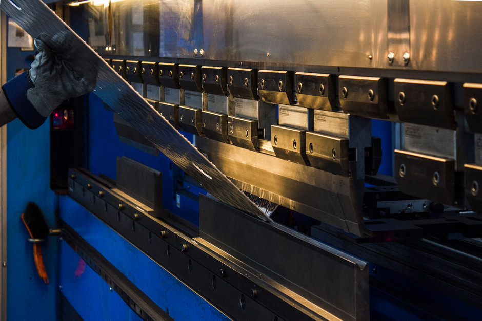 Лазерная гибка и классическая гибка металла