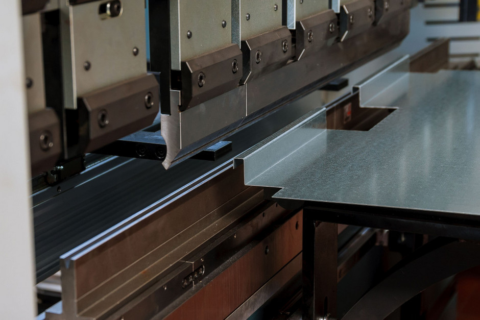 Листогибочные прессы: конструкция и параметры