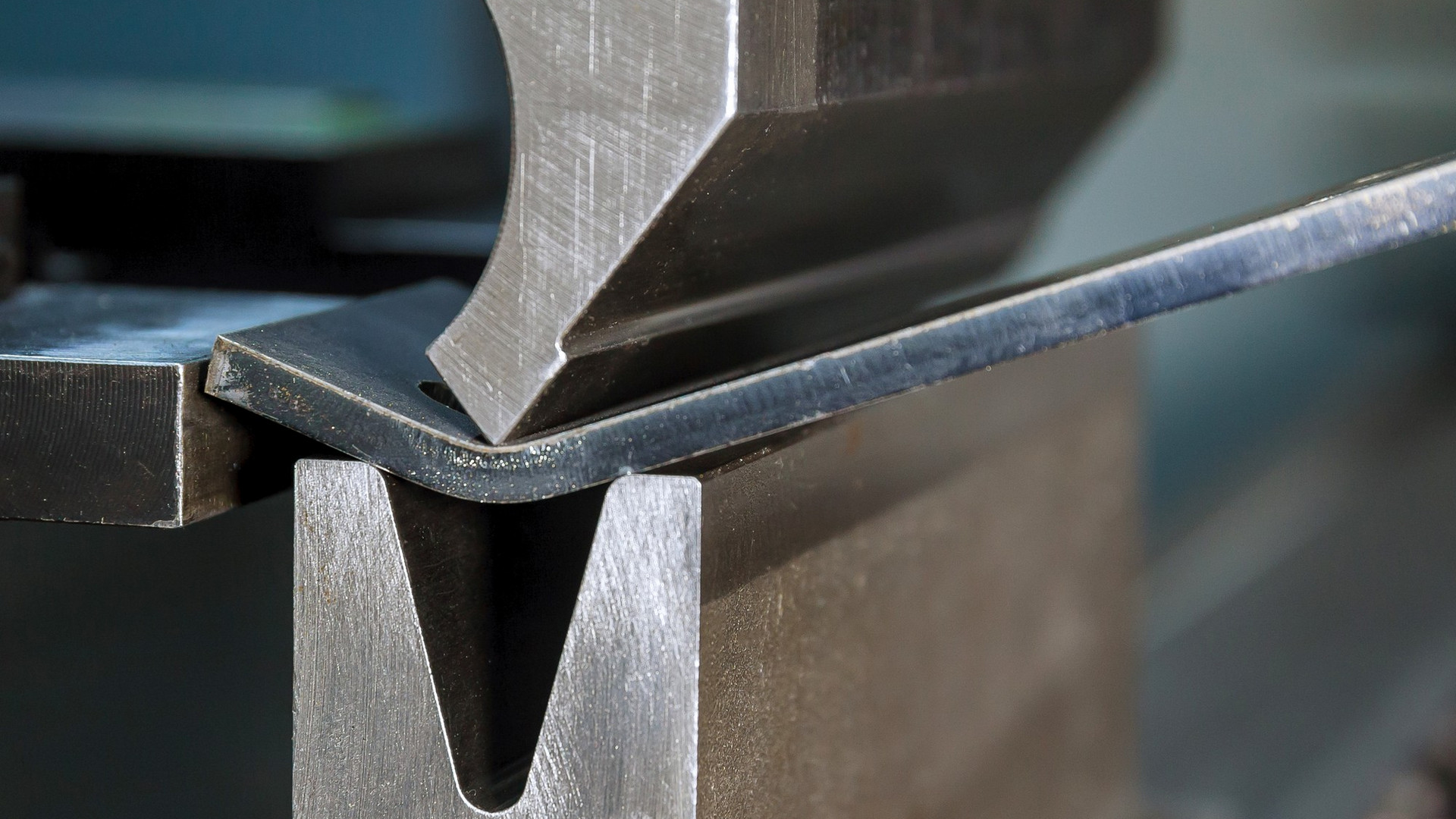 Гибка толстого листового металла на заказ